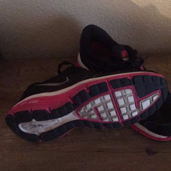 Shoes - Picture 2 of 4